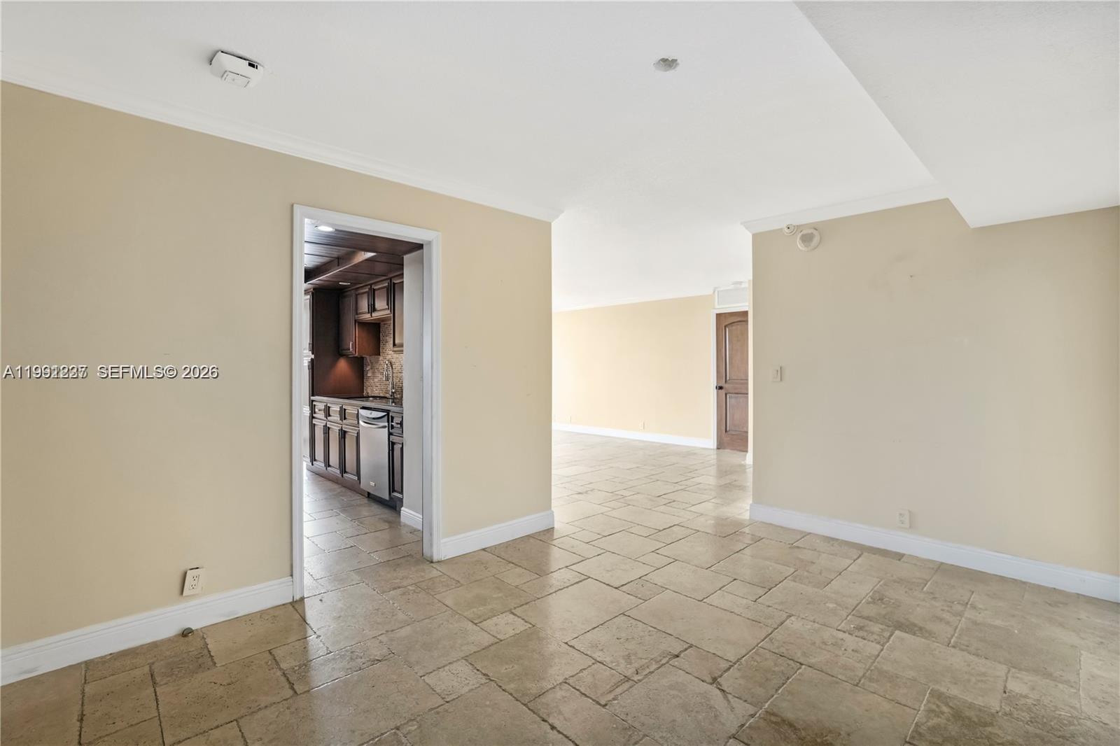 TOWERS OF QUAYSIDE CONDO - Residential Lease