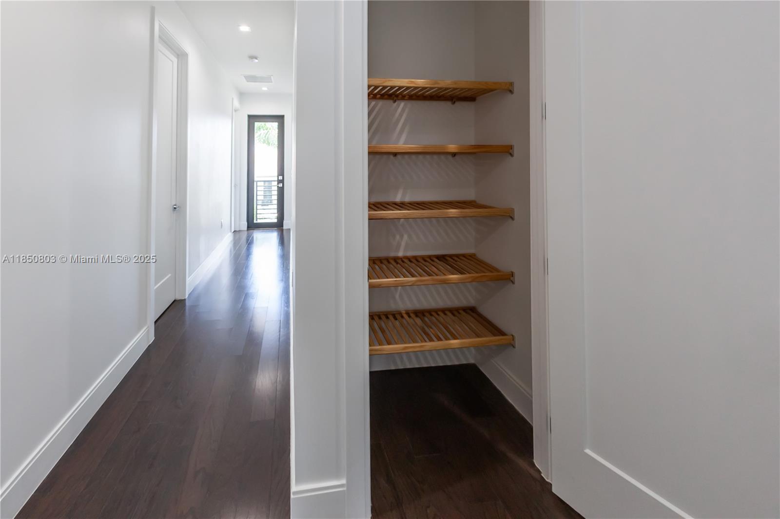 DOWNTOWN DORAL SOUTH PHAS - Residential