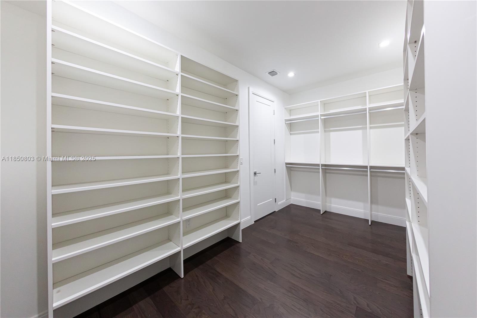 DOWNTOWN DORAL SOUTH PHAS - Residential