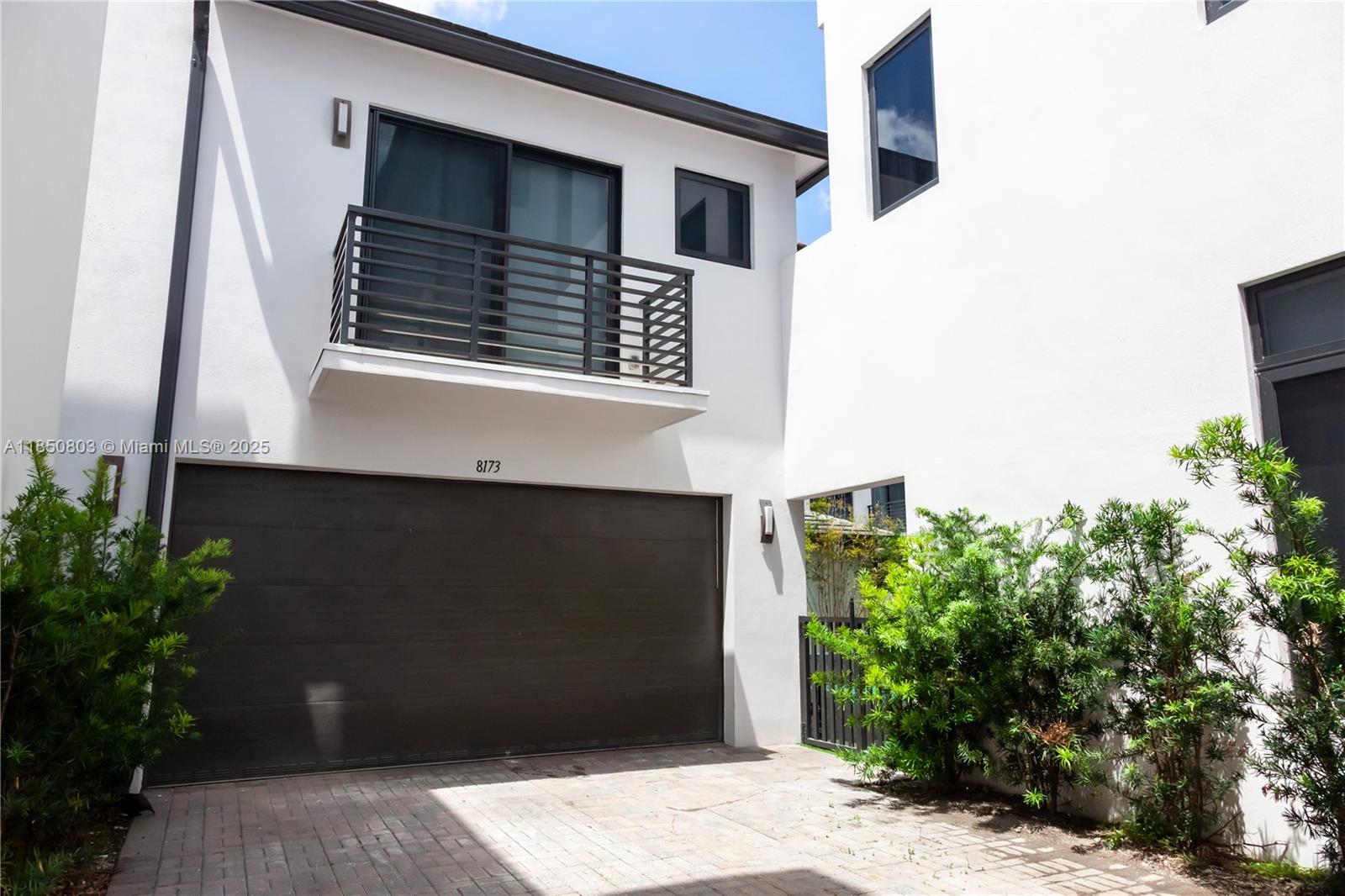 DOWNTOWN DORAL SOUTH PHAS - Residential