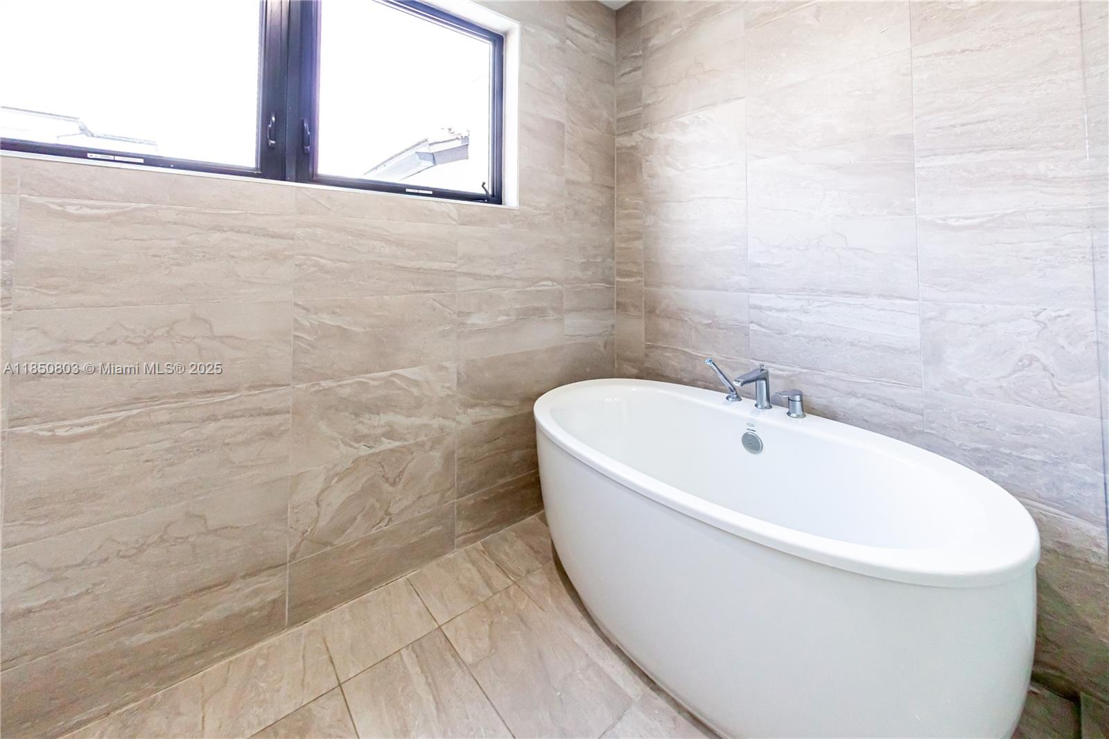 DOWNTOWN DORAL SOUTH PHAS - Residential