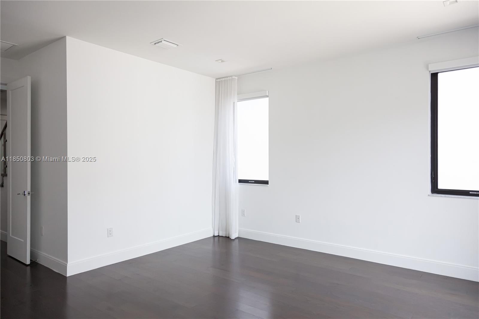 DOWNTOWN DORAL SOUTH PHAS - Residential