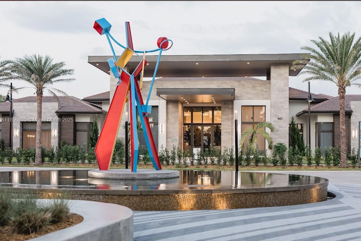 DOWNTOWN DORAL SOUTH PHAS - Residential