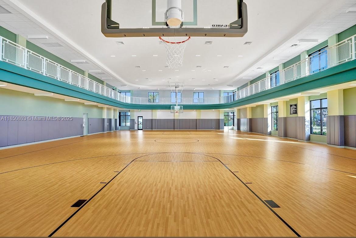 DOWNTOWN DORAL SOUTH PHAS - Residential