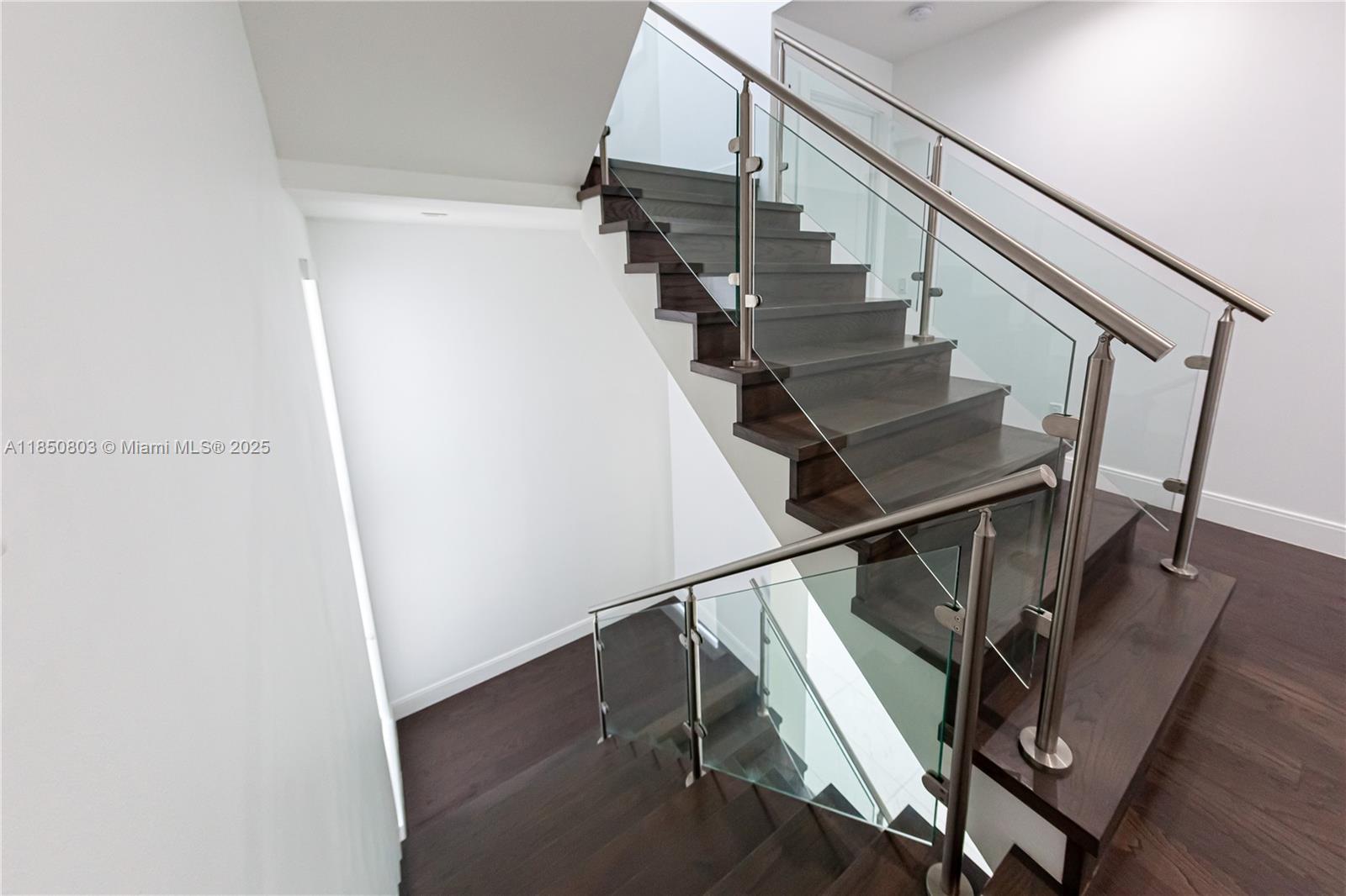 DOWNTOWN DORAL SOUTH PHAS - Residential