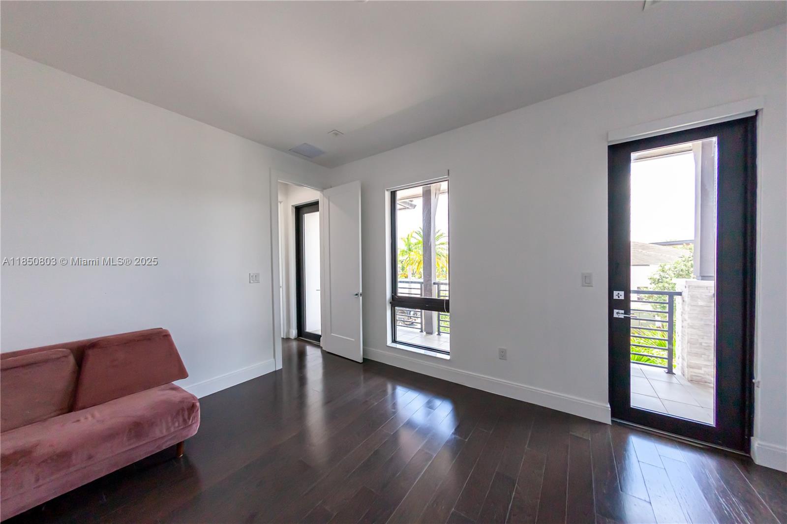 DOWNTOWN DORAL SOUTH PHAS - Residential