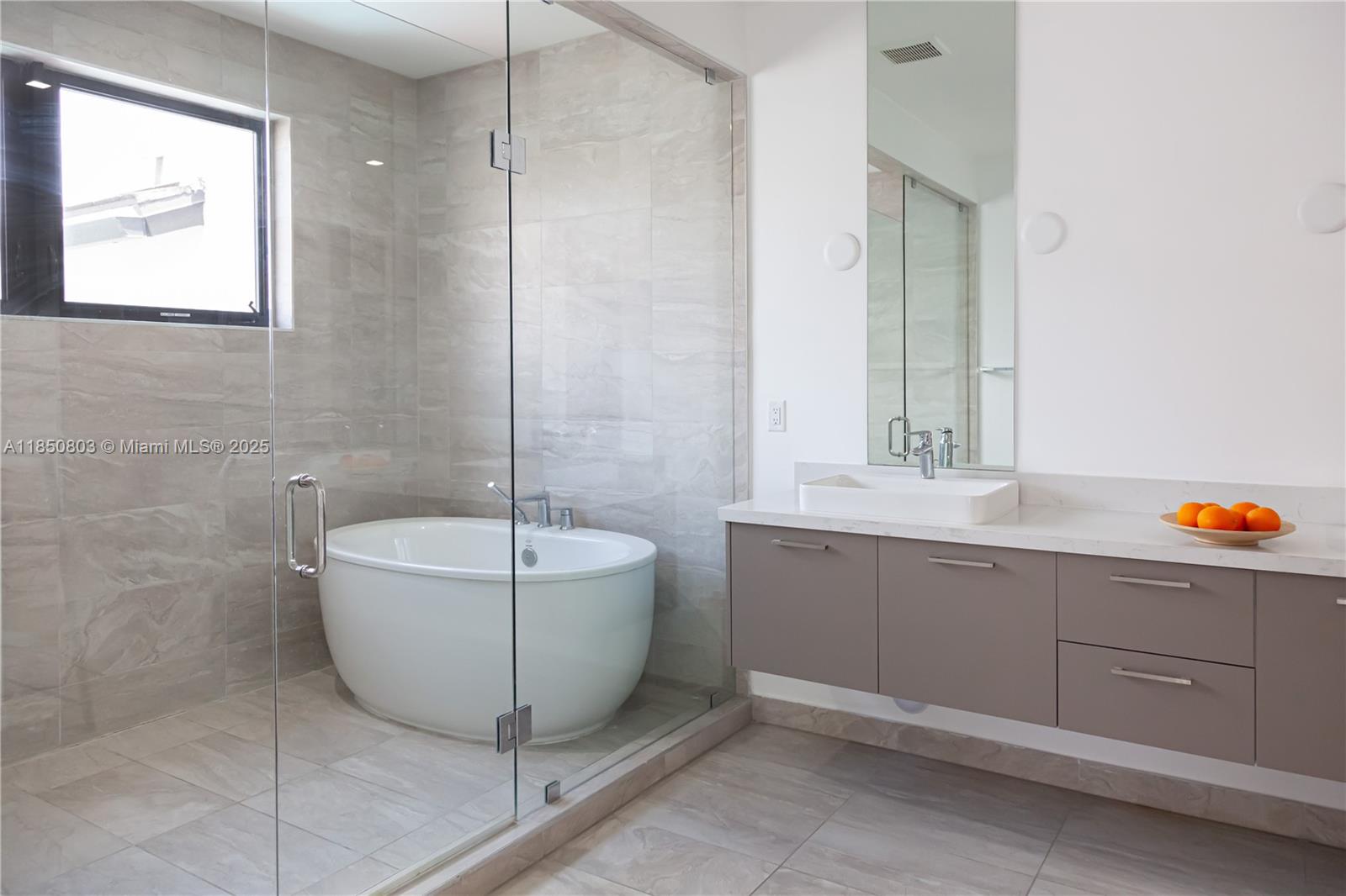 DOWNTOWN DORAL SOUTH PHAS - Residential