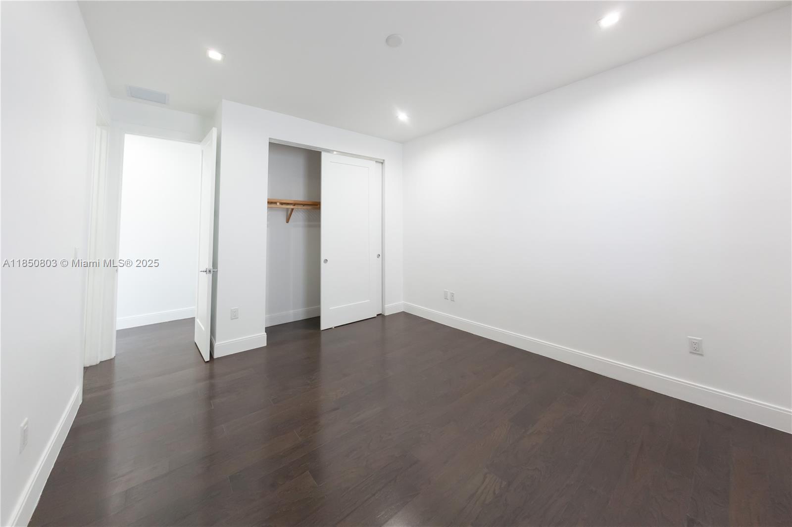 DOWNTOWN DORAL SOUTH PHAS - Residential