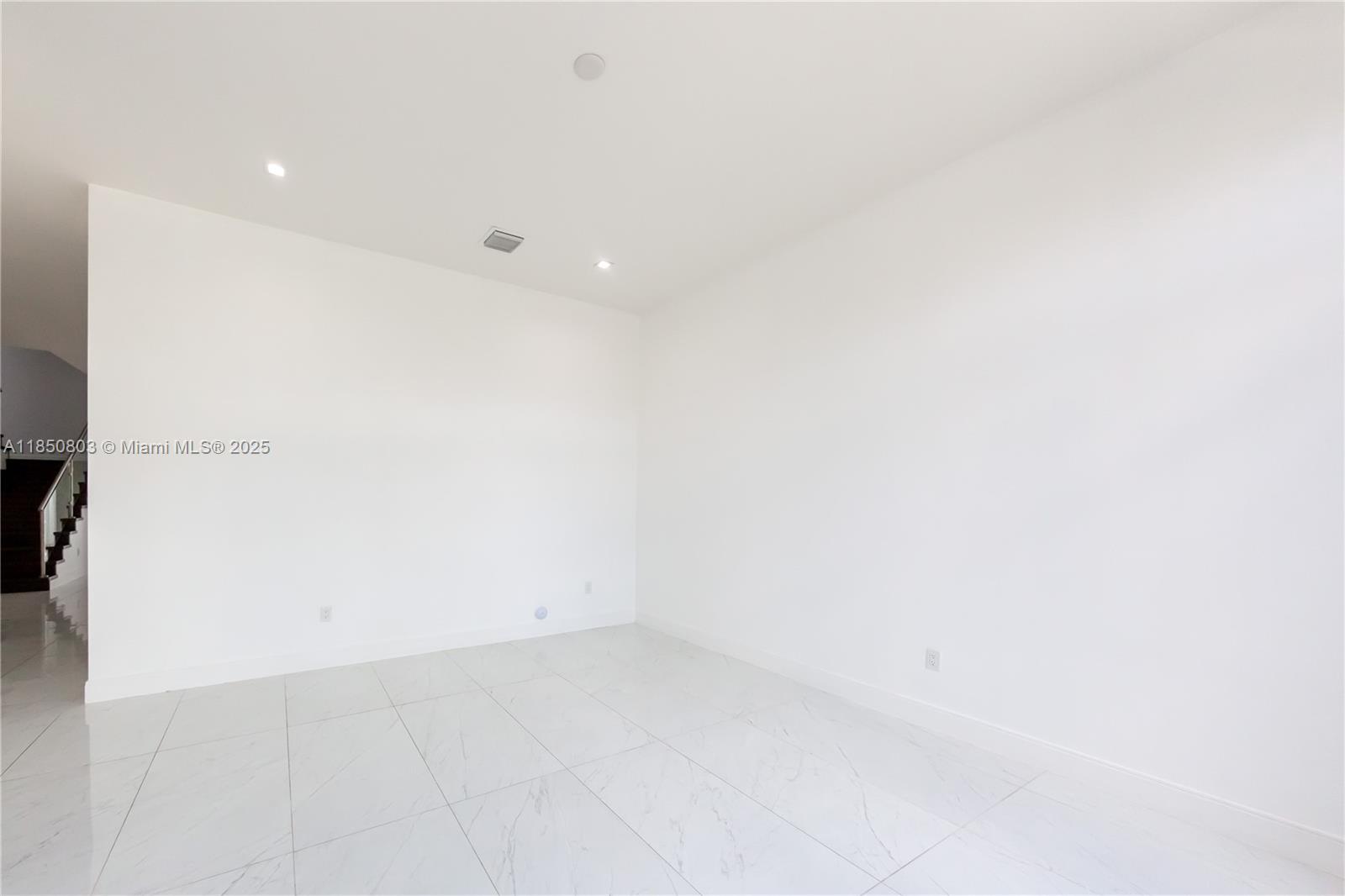 DOWNTOWN DORAL SOUTH PHAS - Residential