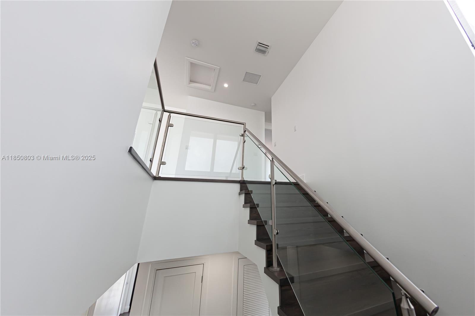 DOWNTOWN DORAL SOUTH PHAS - Residential