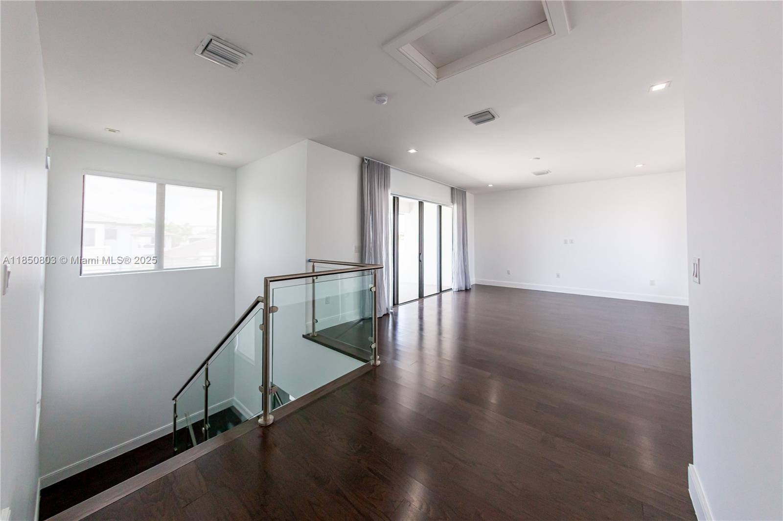 DOWNTOWN DORAL SOUTH PHAS - Residential