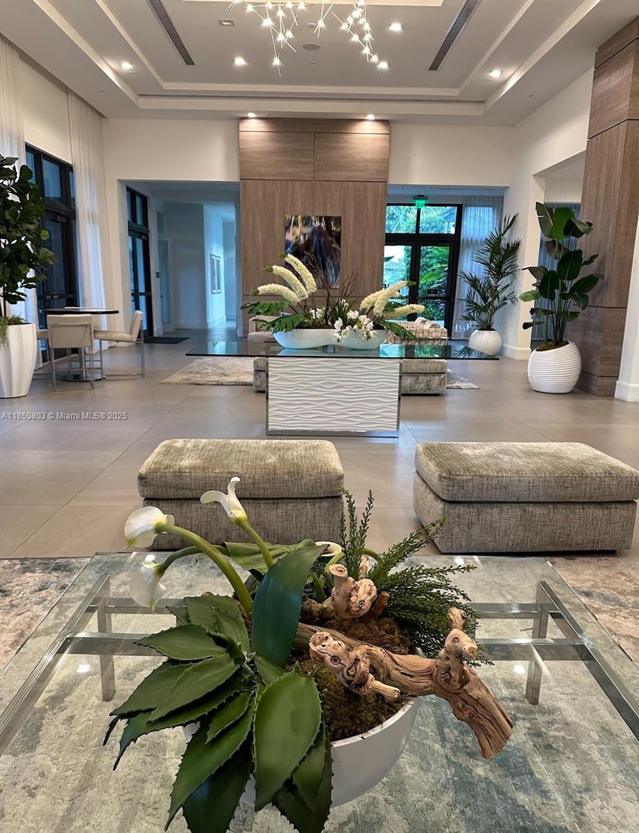 DOWNTOWN DORAL SOUTH PHAS - Residential