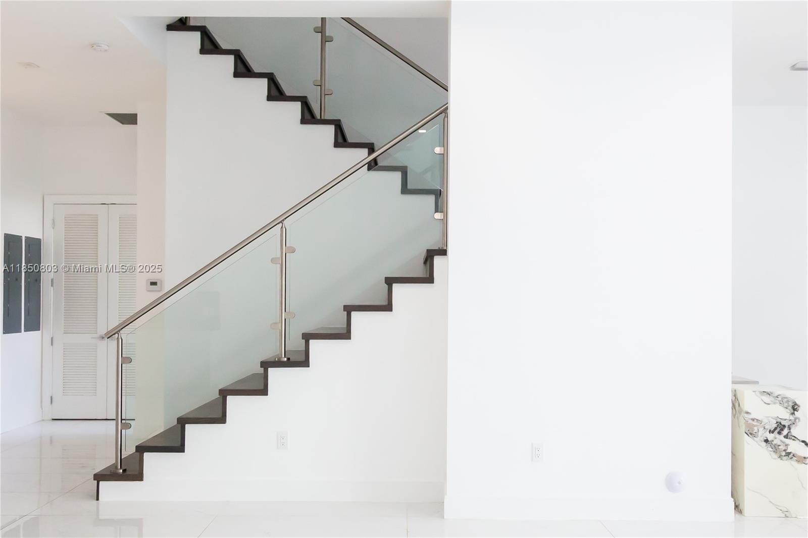 DOWNTOWN DORAL SOUTH PHAS - Residential