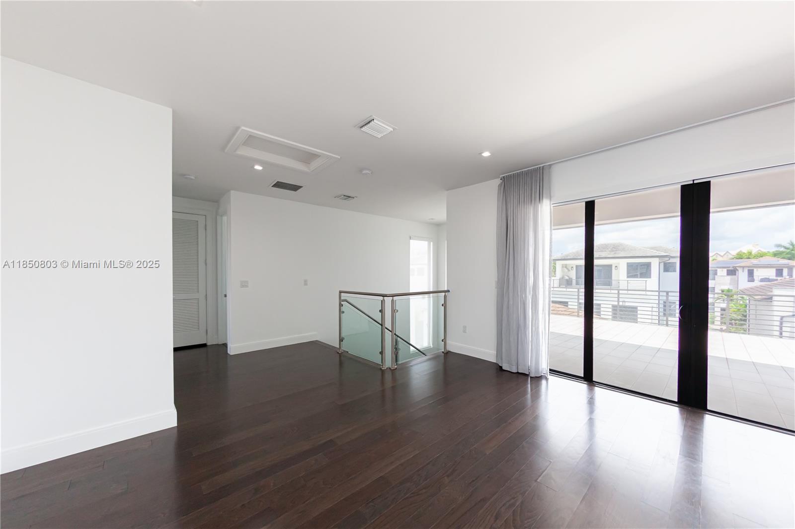 DOWNTOWN DORAL SOUTH PHAS - Residential