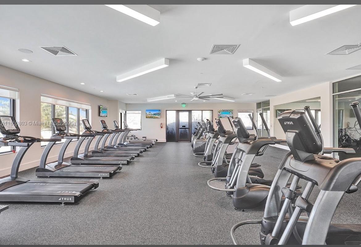 DOWNTOWN DORAL SOUTH PHAS - Residential