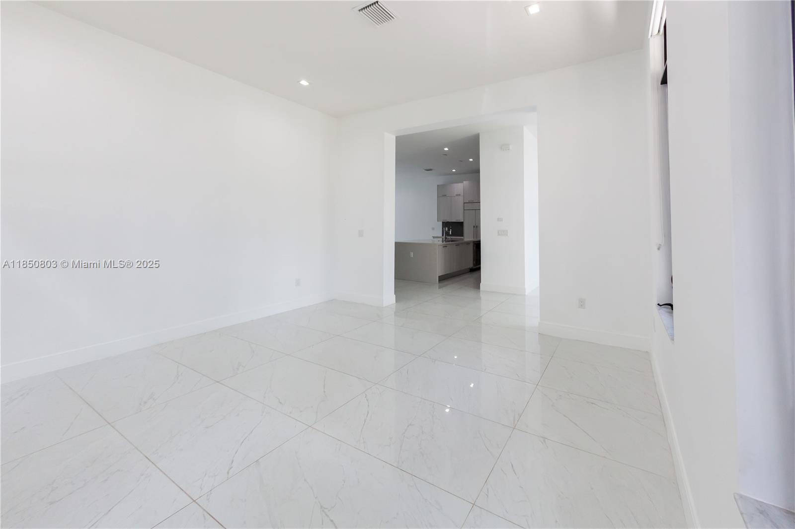 DOWNTOWN DORAL SOUTH PHAS - Residential