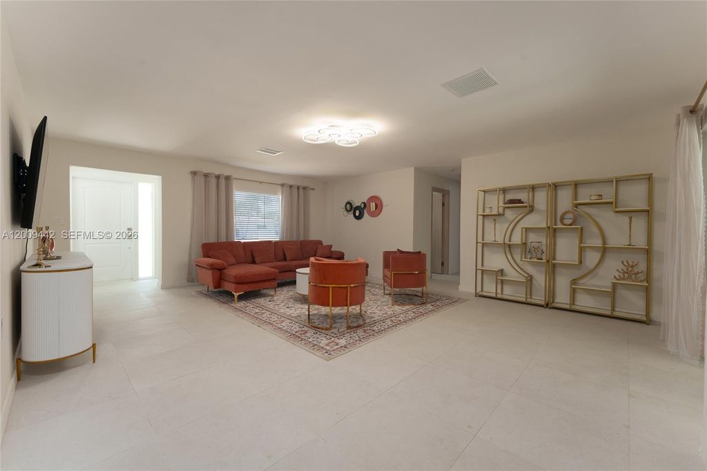 Photo of 5419 NE 22nd Ave, Fort Lauderdale, FL 33308 (MLS # A12009442)