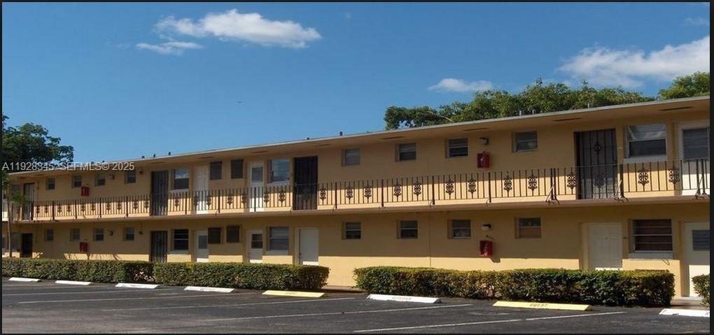 BISC LAKE GARDENS NO 2 BL - Residential Lease