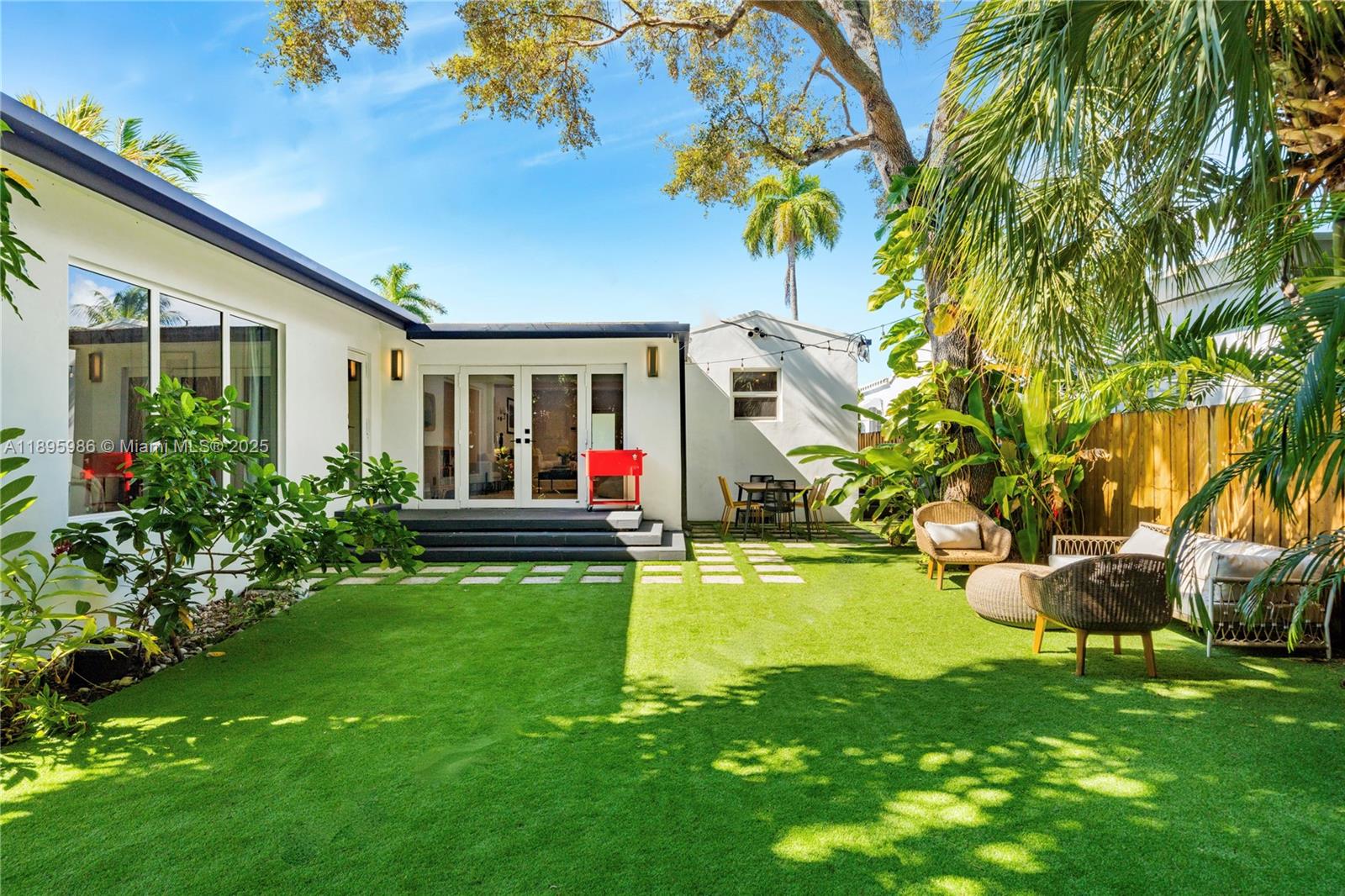 BRICKELL ESTATES - Residential