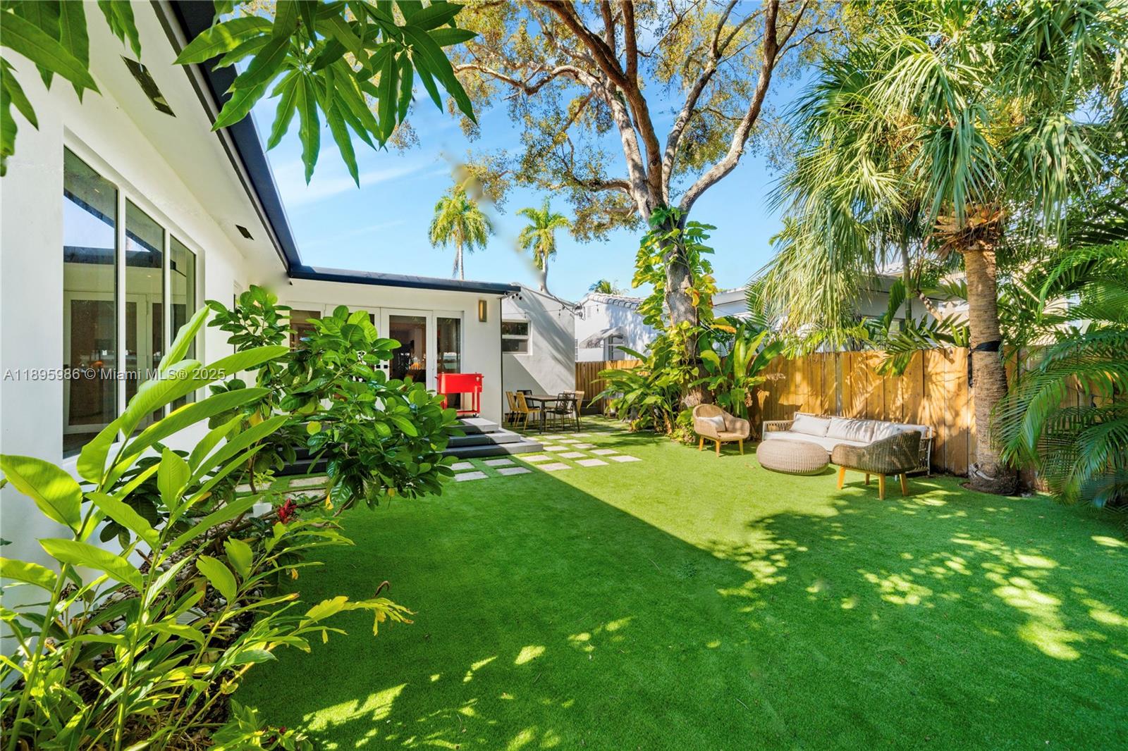 BRICKELL ESTATES - Residential