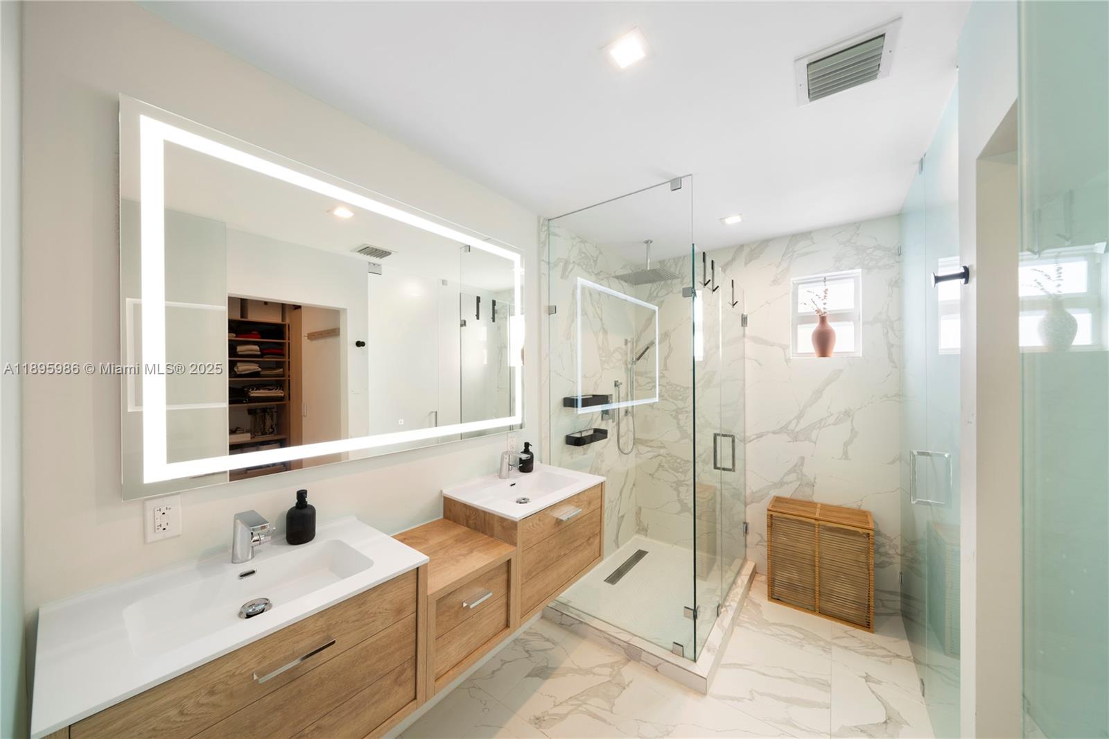 BRICKELL ESTATES - Residential