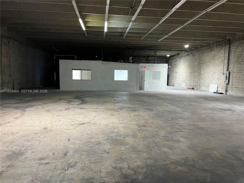 7286 NW 70th St Miami FL 33166