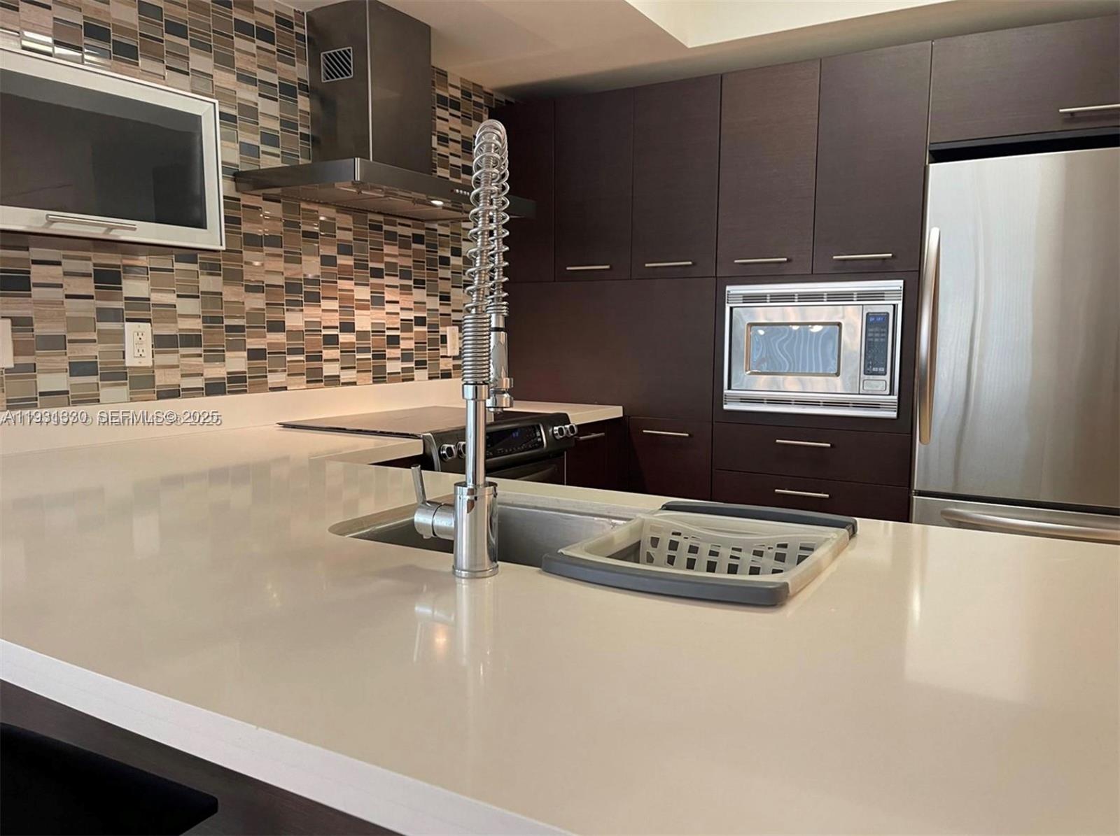 ST TROPEZ ON THE BAY III - Residential Lease