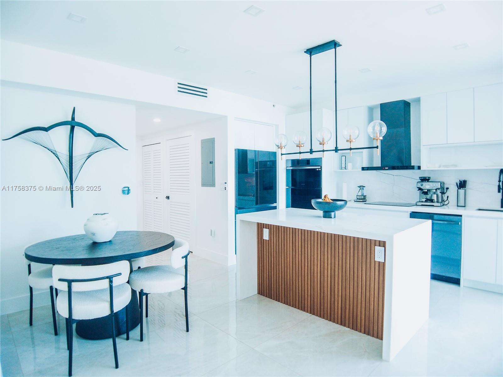 Property for Sale at 350 S Miami Ave 2314, Miami, Broward County, Florida - Bedrooms: 2 
Bathrooms: 2  - $670,000