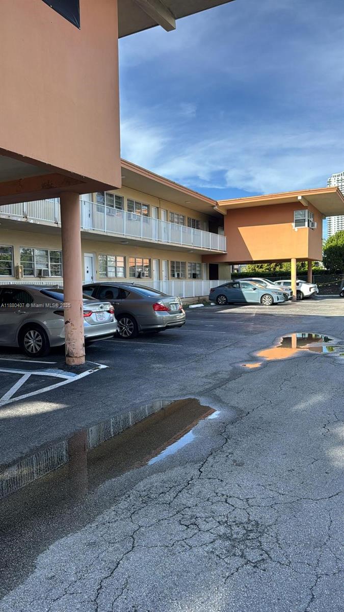 DIPLOMAT GOLF & RACQUET C - Residential Lease