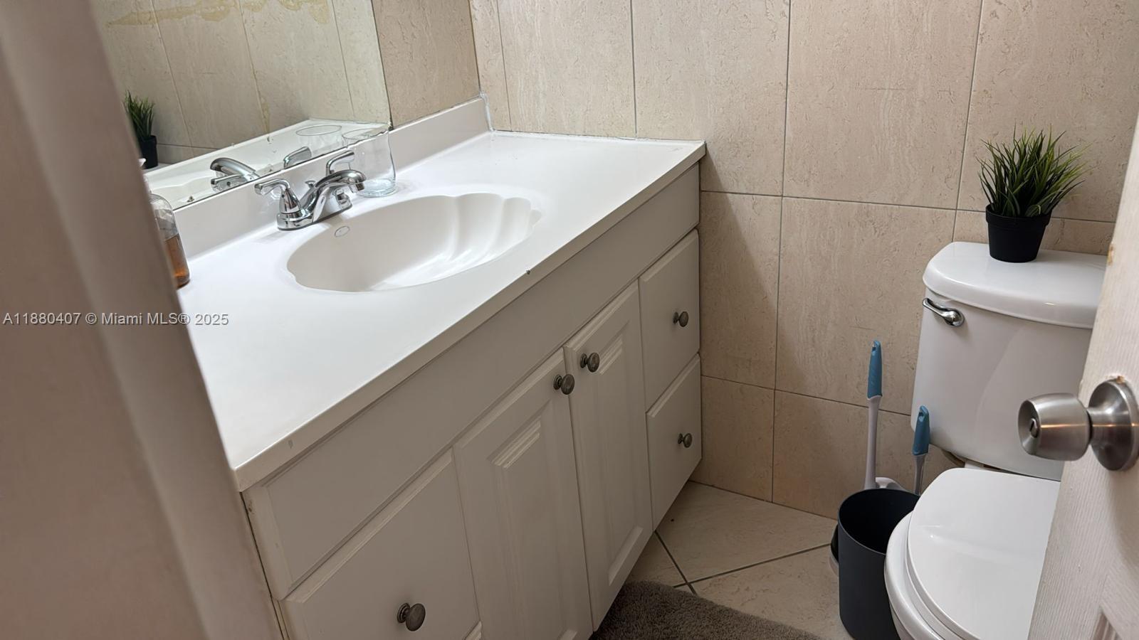 DIPLOMAT GOLF & RACQUET C - Residential Lease