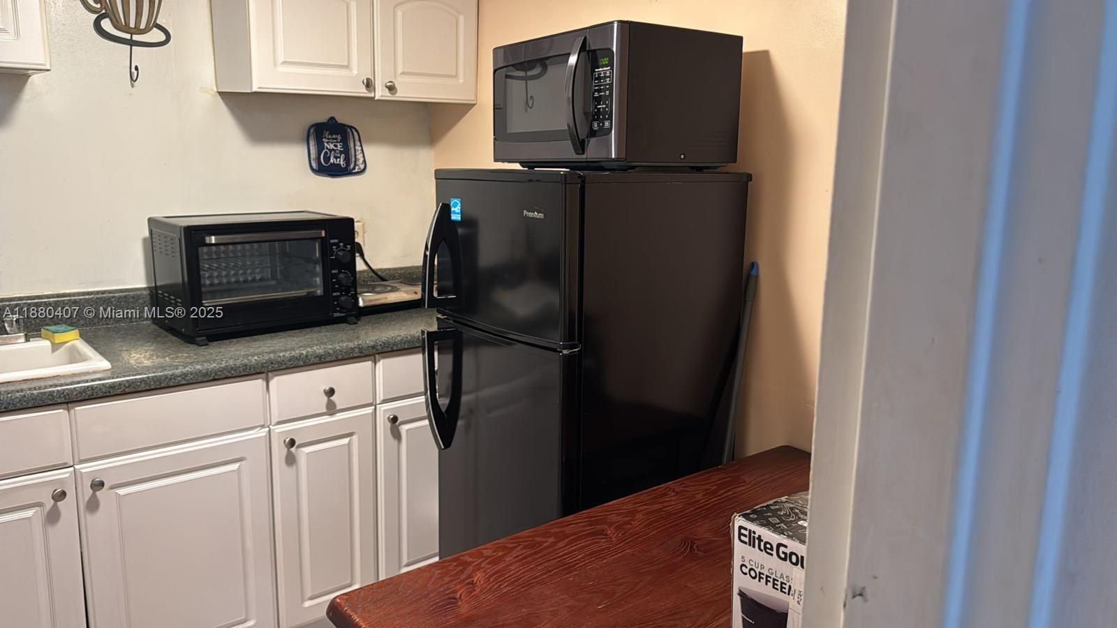 DIPLOMAT GOLF & RACQUET C - Residential Lease