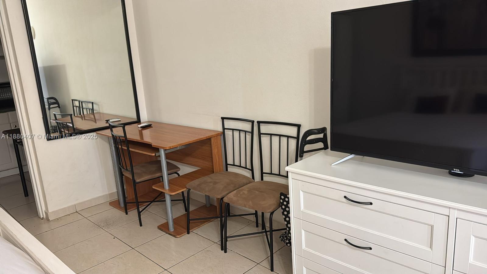 DIPLOMAT GOLF & RACQUET C - Residential Lease