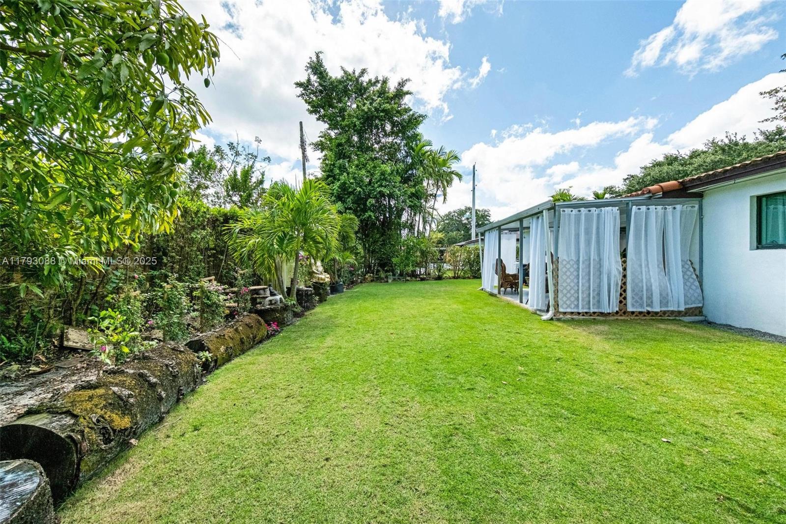 GLENDALE MANOR - Residential