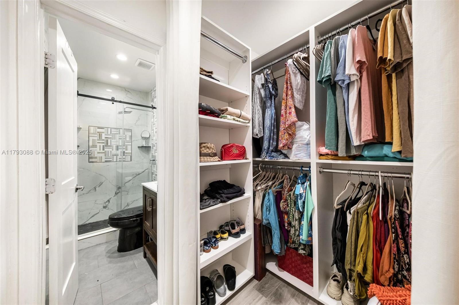 GLENDALE MANOR - Residential