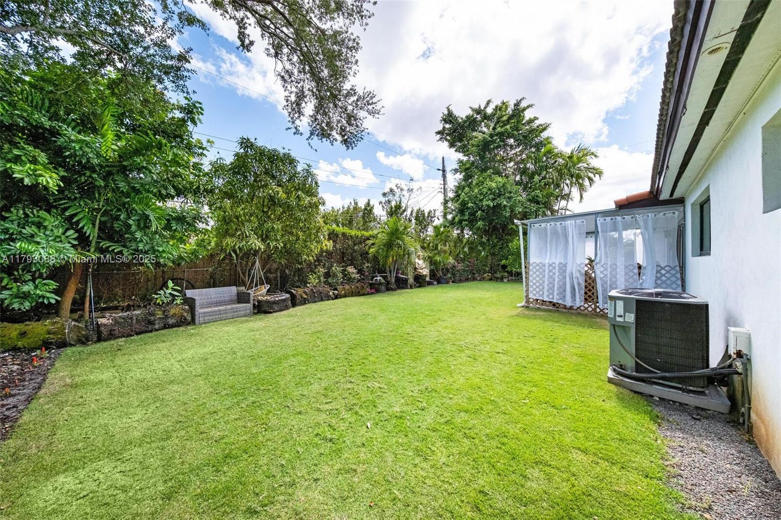 GLENDALE MANOR - Residential