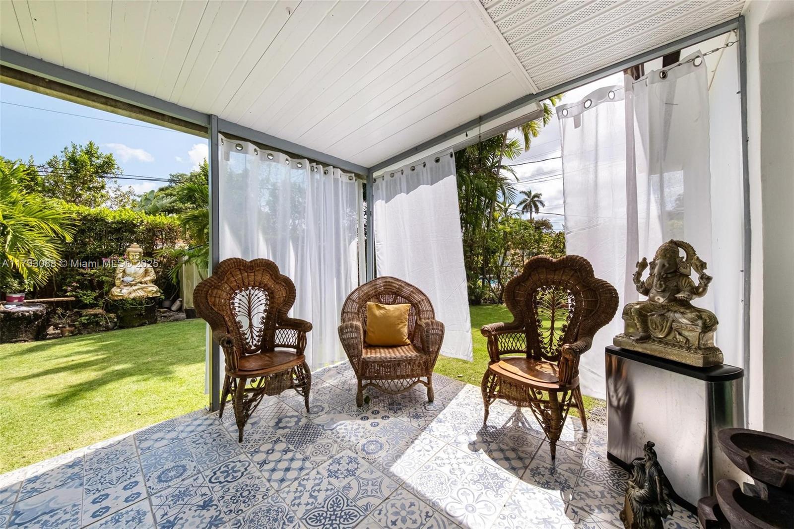 GLENDALE MANOR - Residential