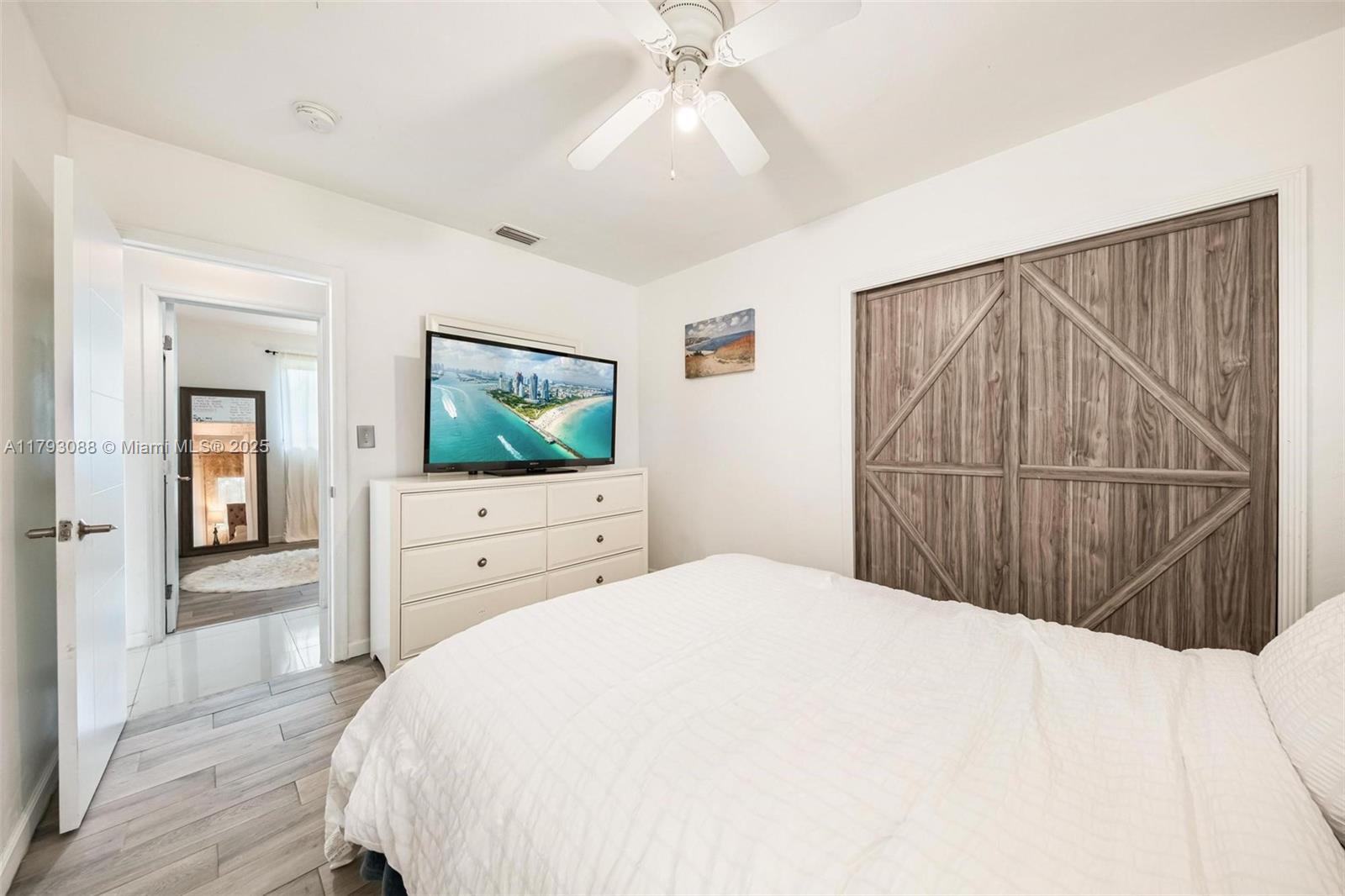 GLENDALE MANOR - Residential