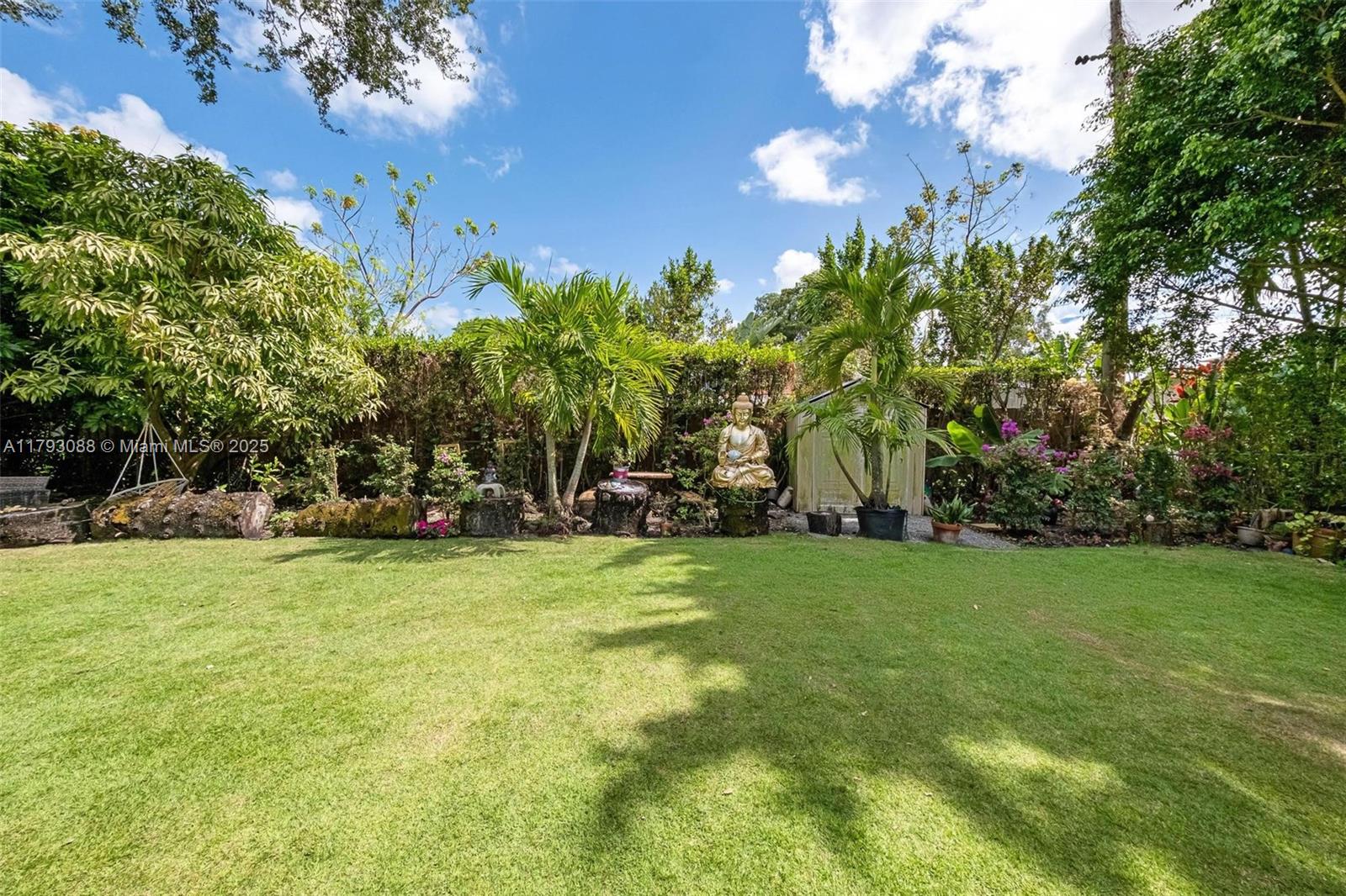 GLENDALE MANOR - Residential