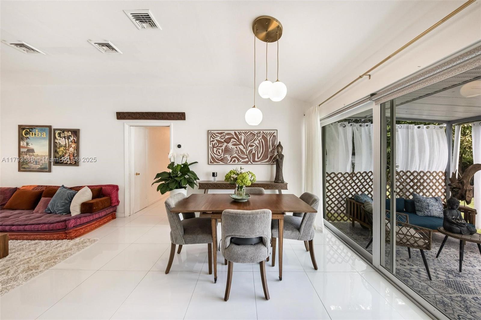 GLENDALE MANOR - Residential