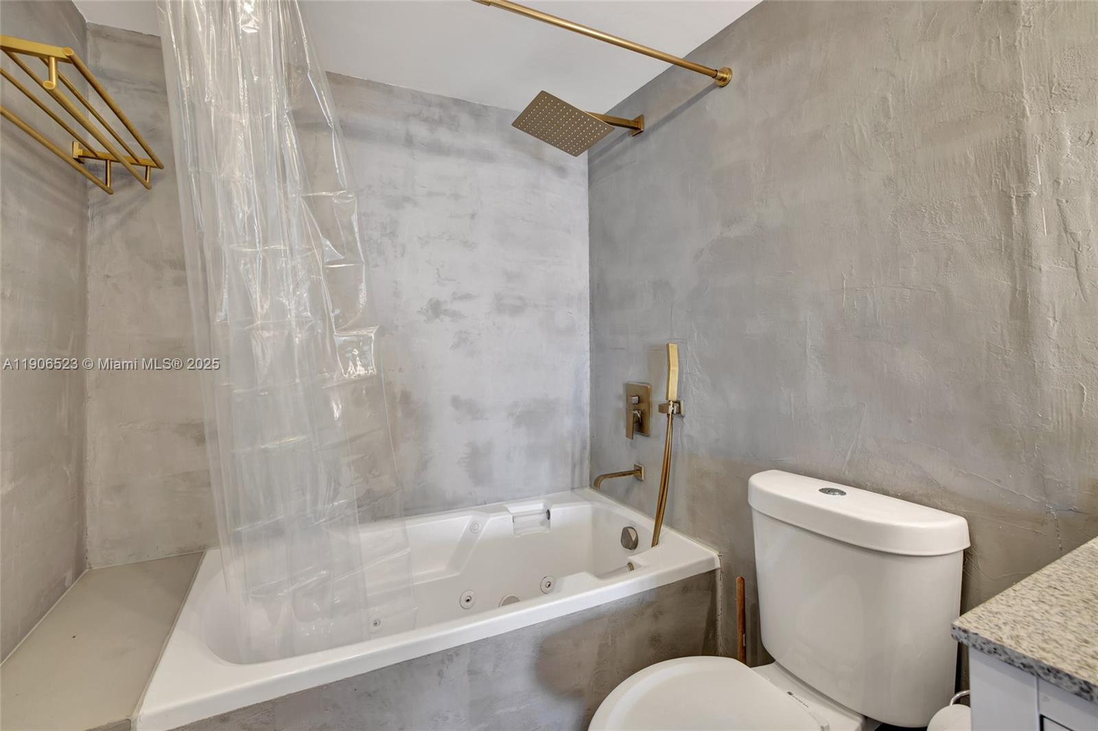 BONAVISTA CONDO - Residential Lease