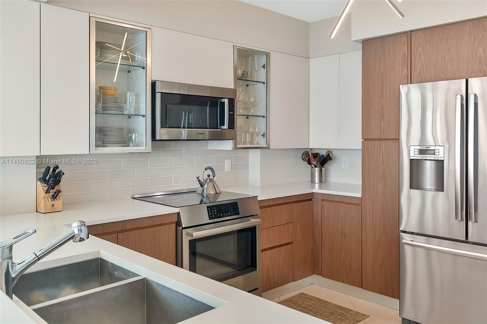 THE GRAND VENETIAN CONDO - Residential