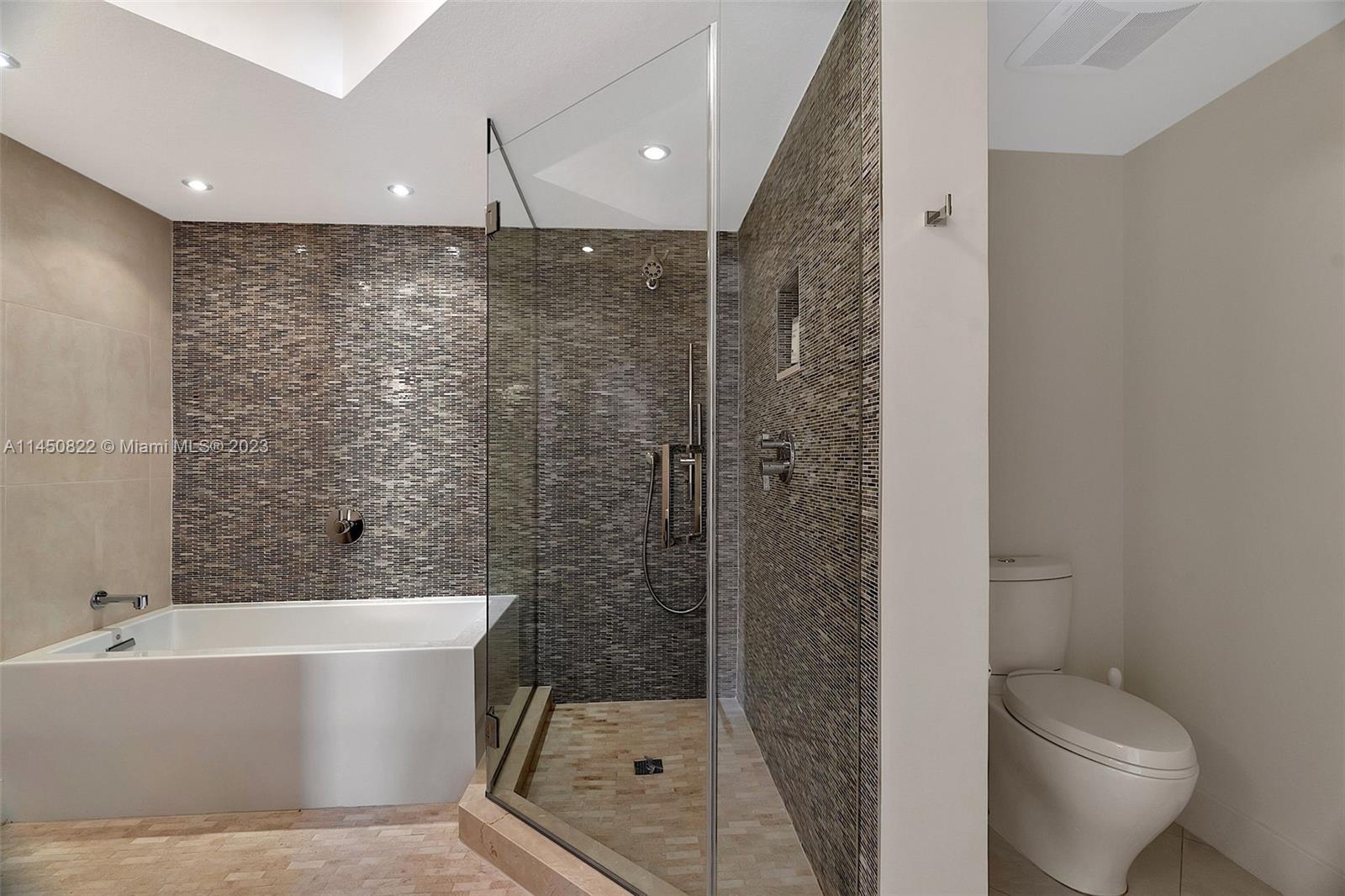 THE GRAND VENETIAN CONDO - Residential