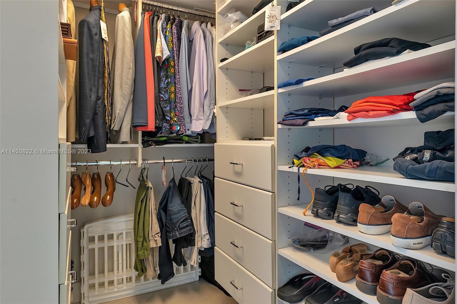 THE GRAND VENETIAN CONDO - Residential