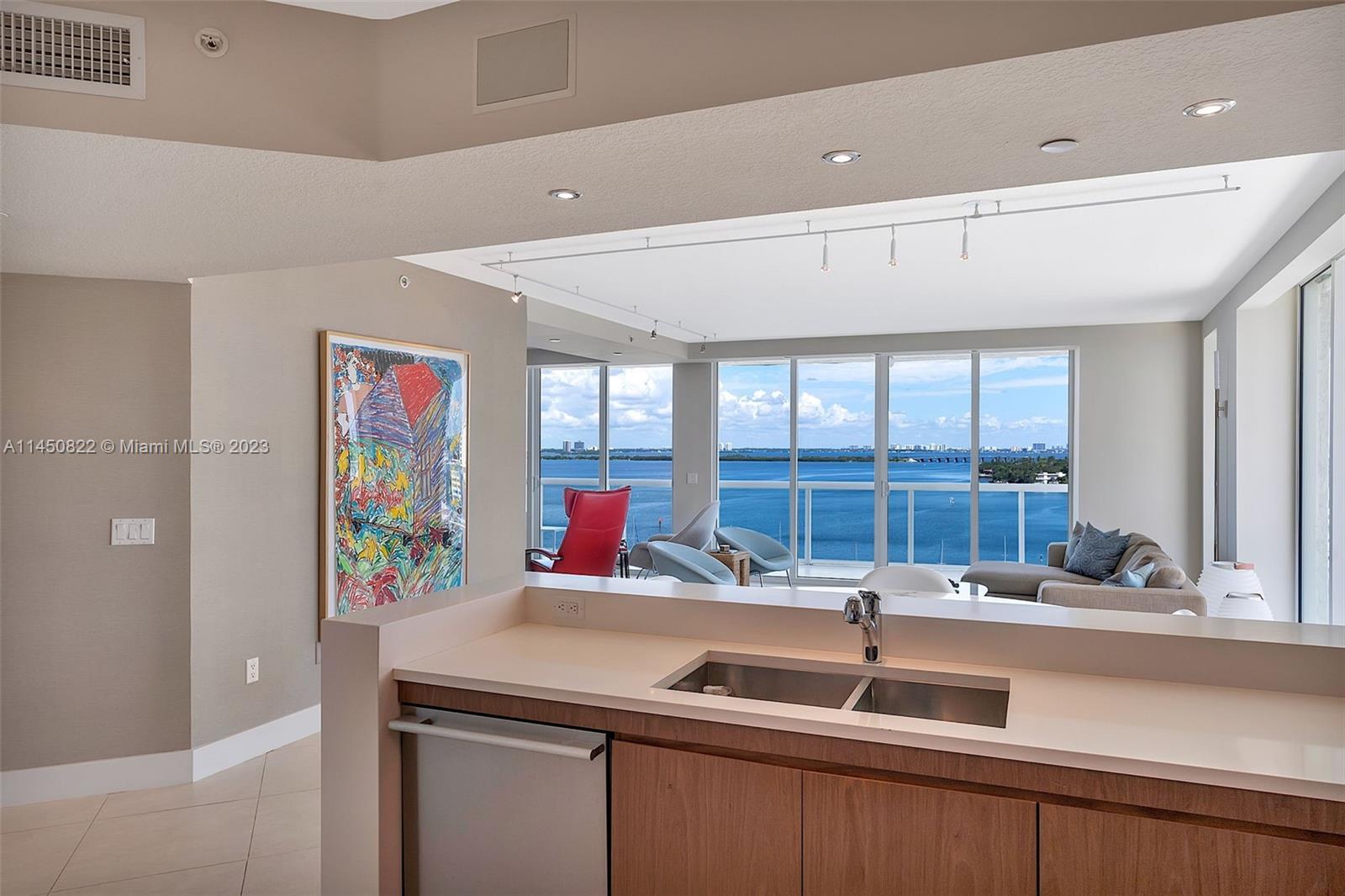 THE GRAND VENETIAN CONDO - Residential