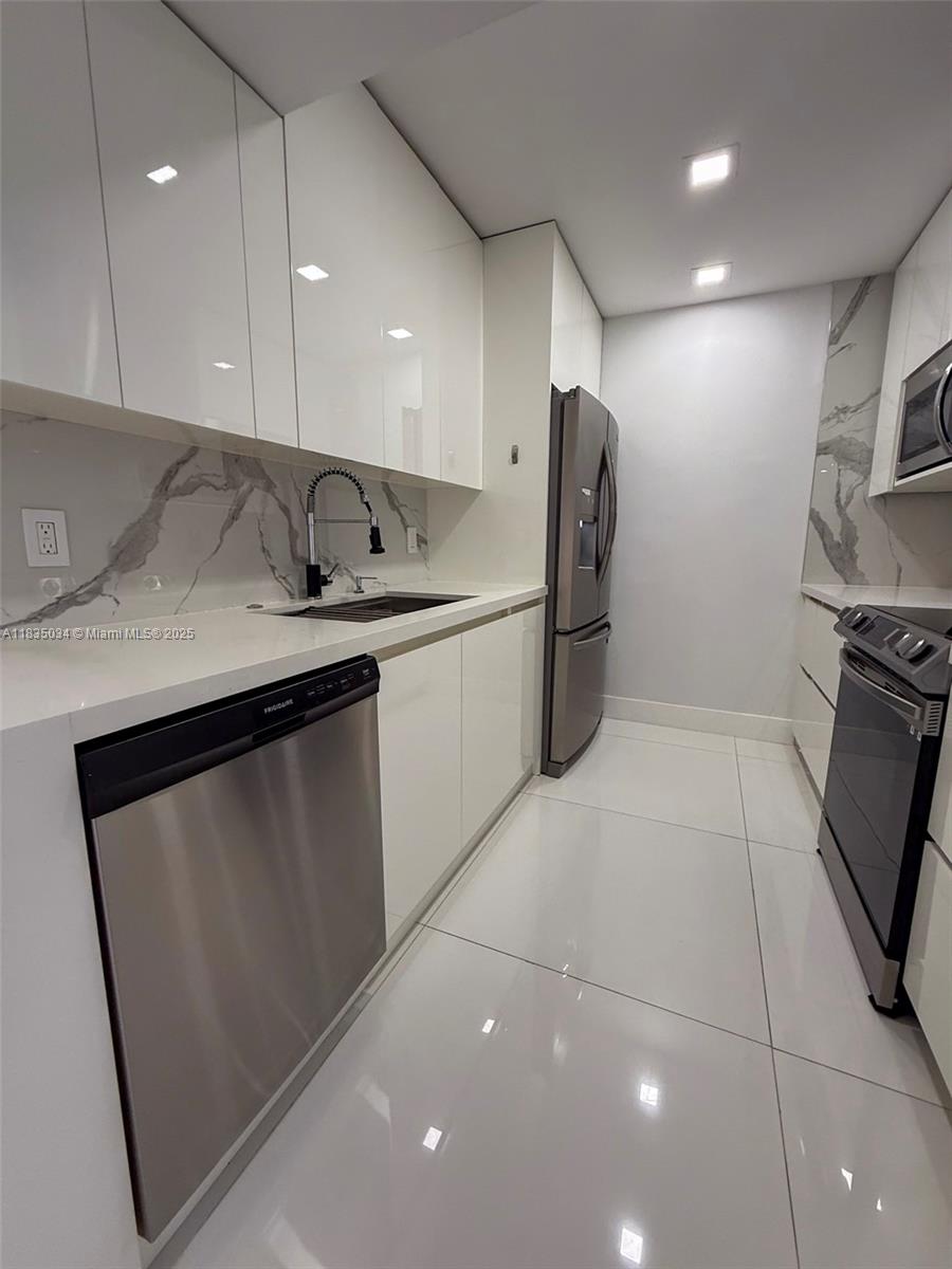 CORONADO CONDO- TOWER II - Residential