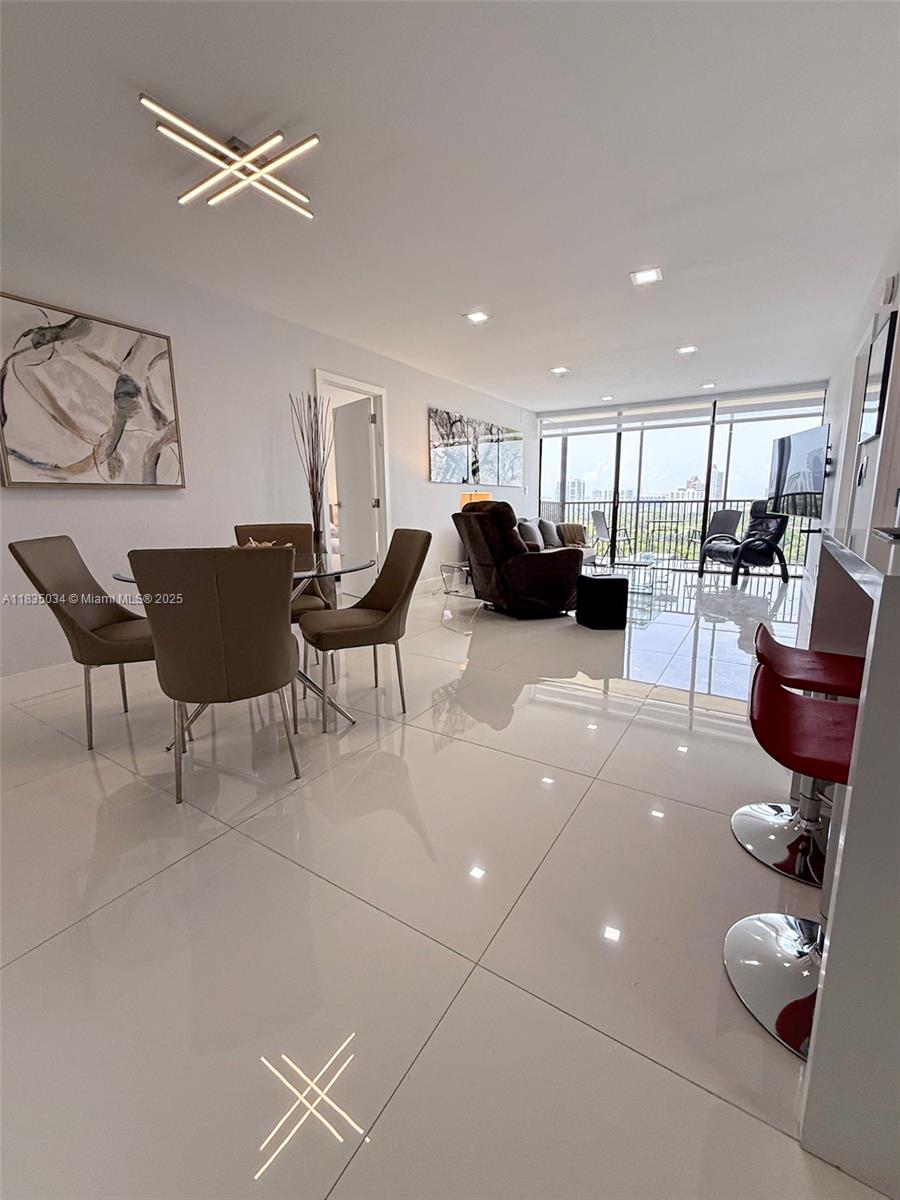 CORONADO CONDO- TOWER II - Residential