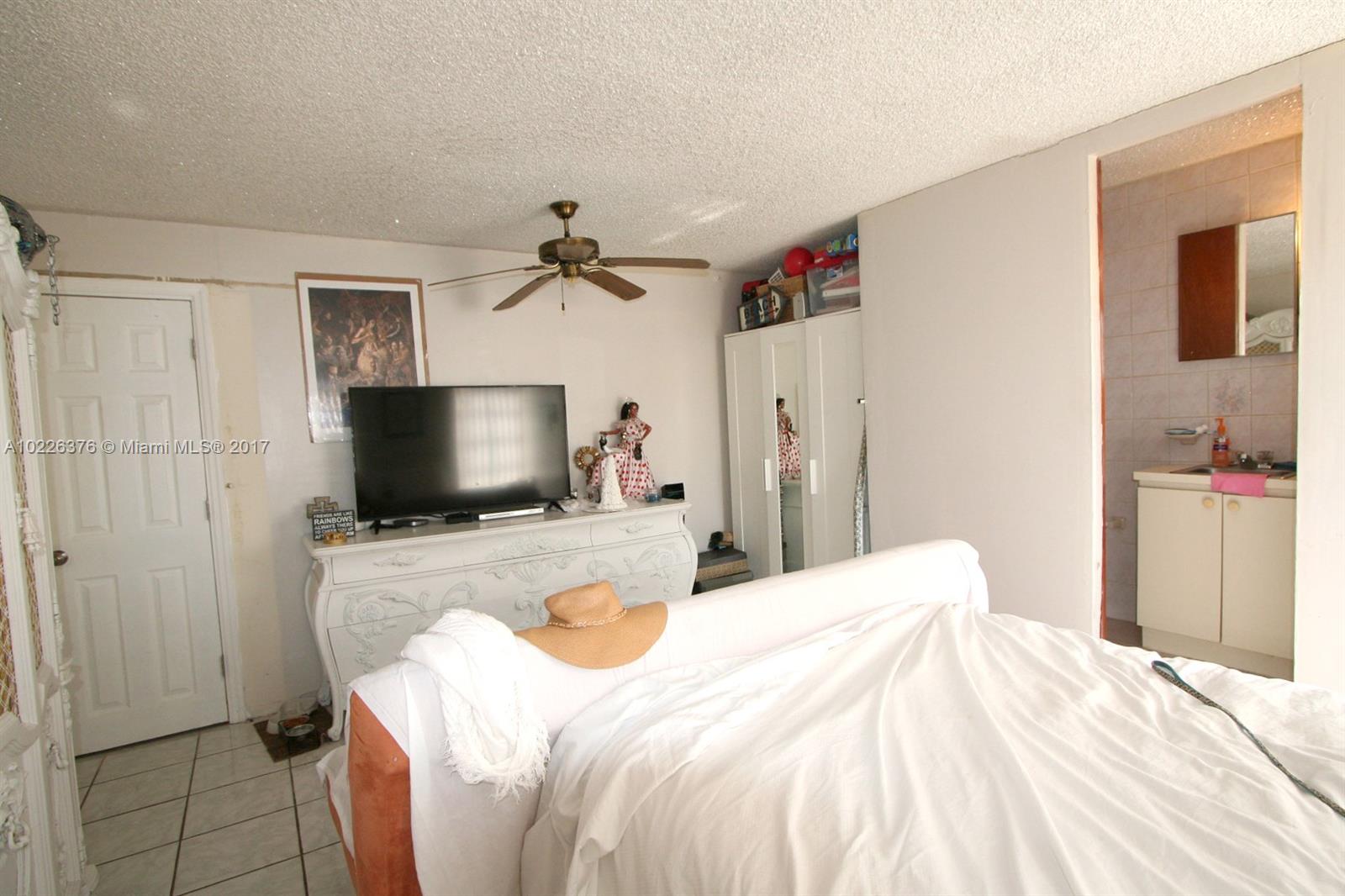 Hialeah Golf Course Add R - Residential Lease