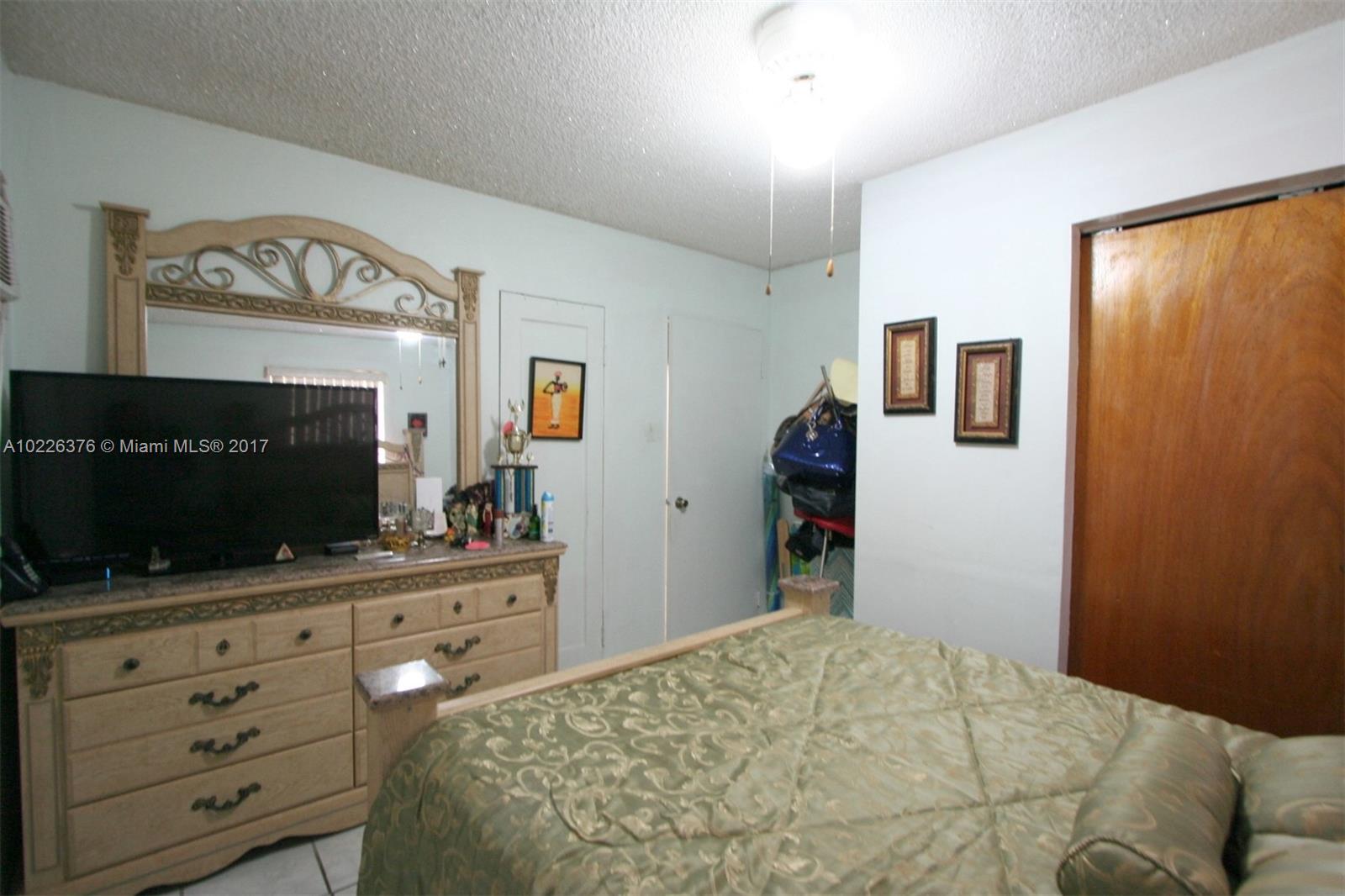 Hialeah Golf Course Add R - Residential Lease