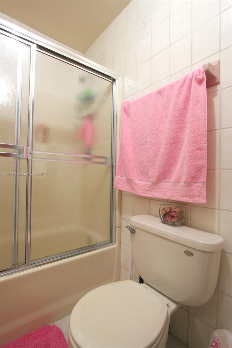 Hialeah Golf Course Add R - Residential Lease