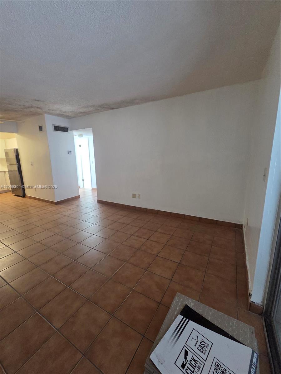 EL CID CONDO - Residential